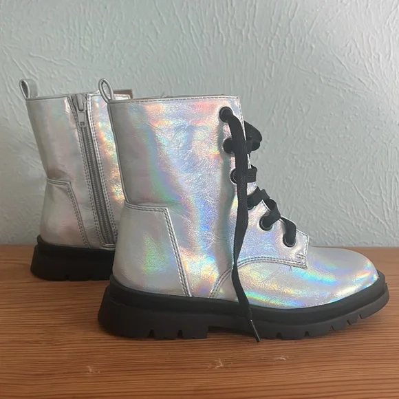 Cotton on Kids Boots - Picture 2 of 7